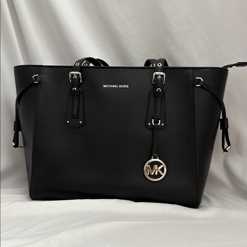 Michael Kors Black Tote Bag with Elegant Design and Ample Space 10.5"x15x5"